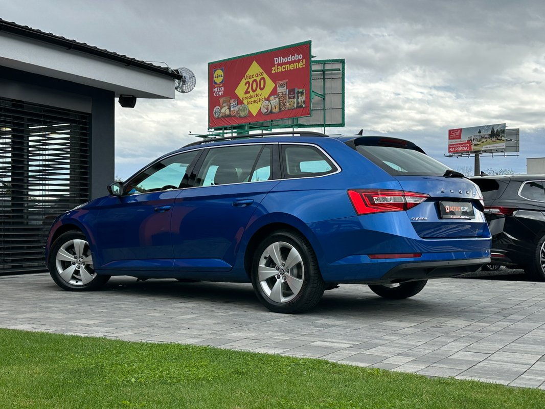 Škoda Superb Combi 2.0 TDi DSG - REZERVOVANE - 4