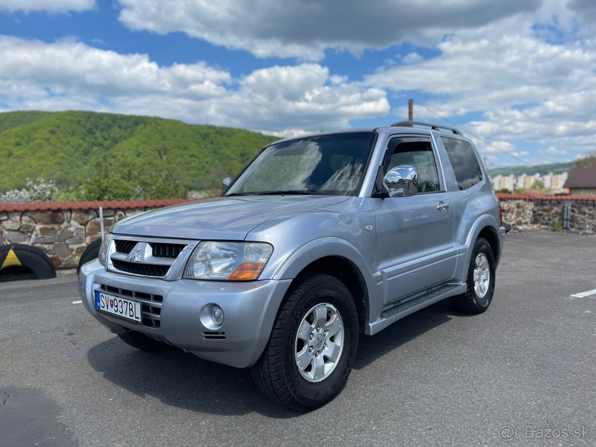 Mitsubishi Pajero - 4