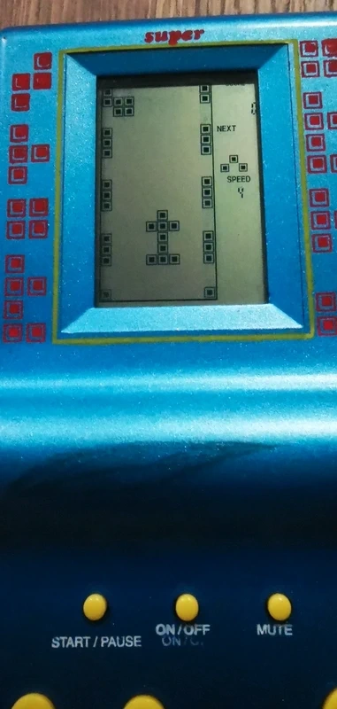 Predám retro Hru Brick game E - 9999 in 1 - 4