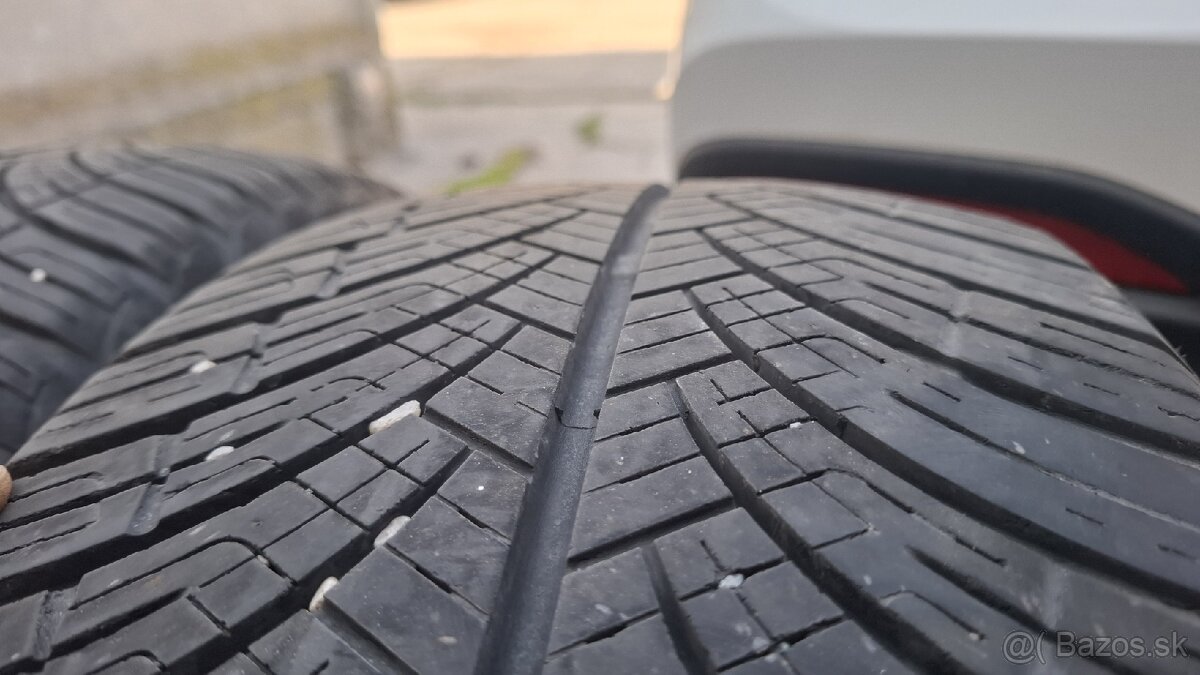 235/50R18 celorocne - 4