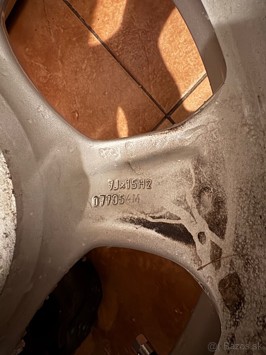 Elektróny 4x100 R15 - 4