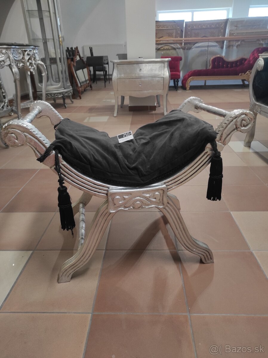 Strieborná sofa -leňoška - 4