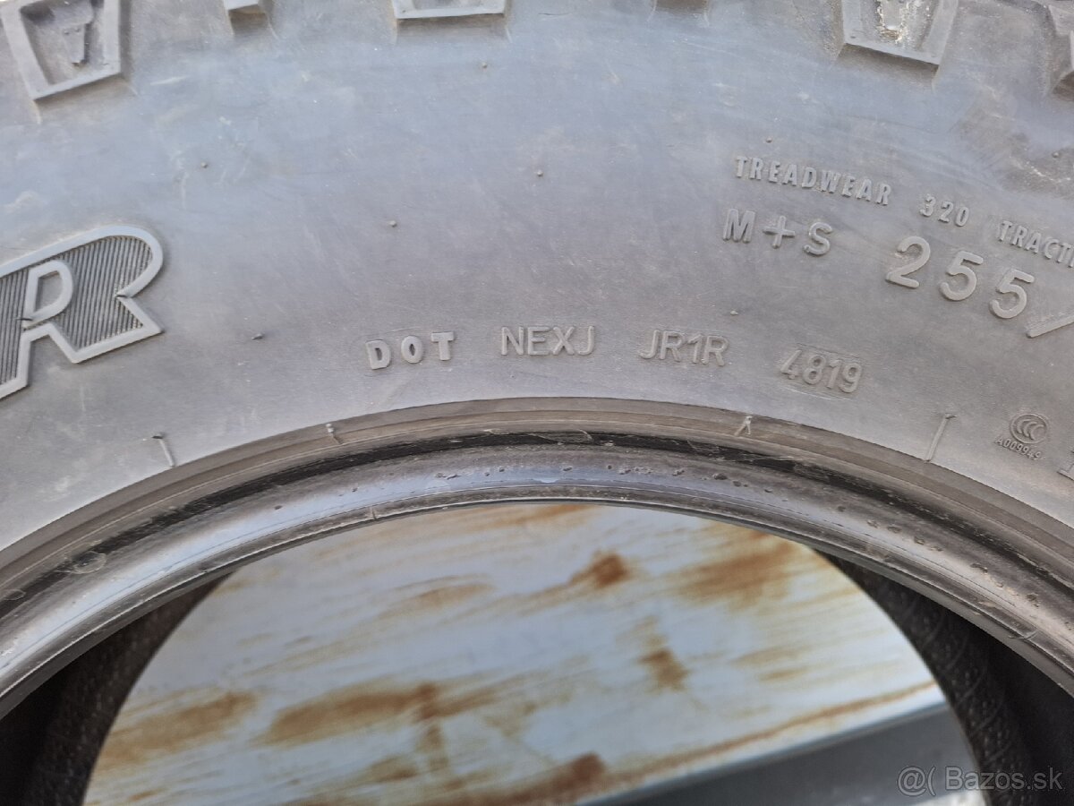 Goodyear wrangler 255/70R18