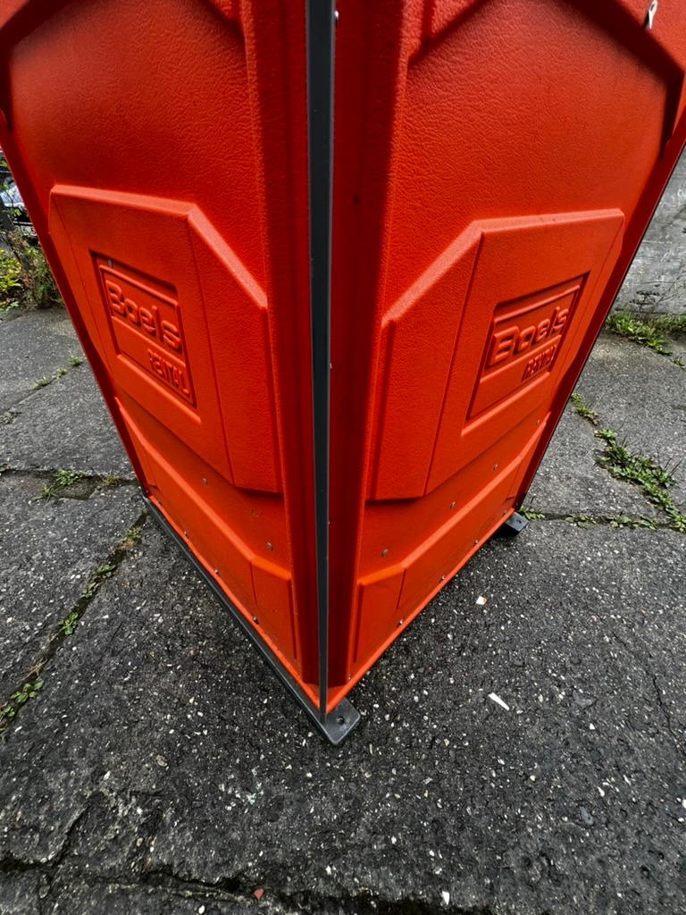 Mobilná toaleta, kadibudka, Toi, prenosné WC - použitá - 4