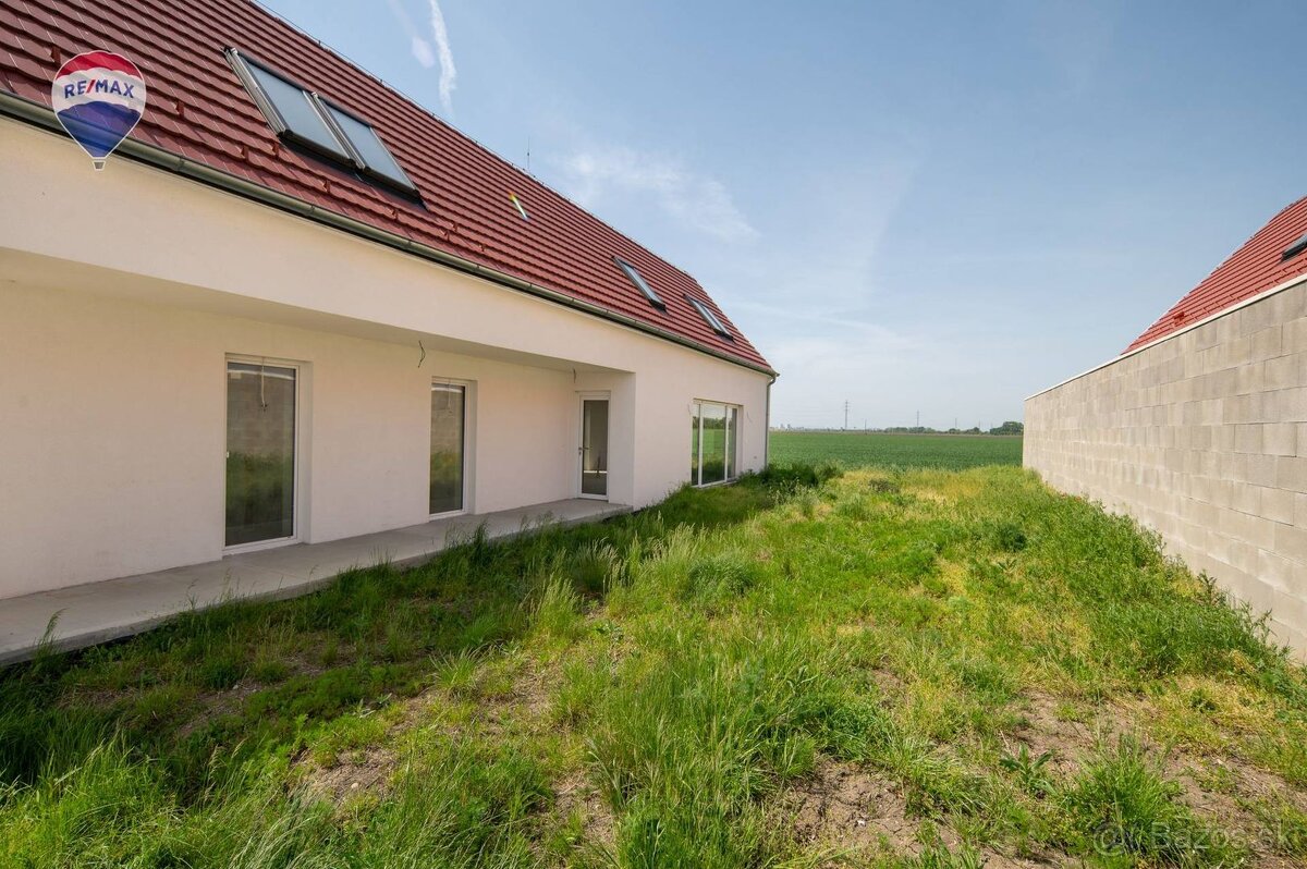 Moderný vidiecky dom v Topoľnici – bývanie i podnikanie v je - 4