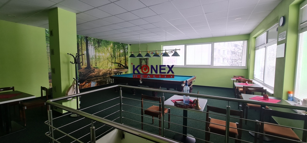 NA PREDAJ - Budova s barom v centre mesta Veľké Kapušany - 4