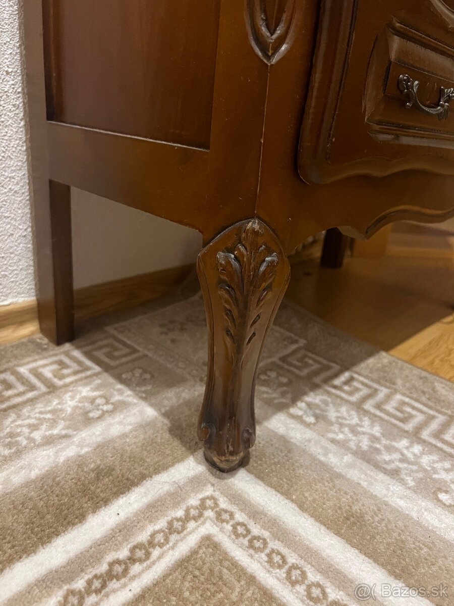 Malá štýlová komoda - 4