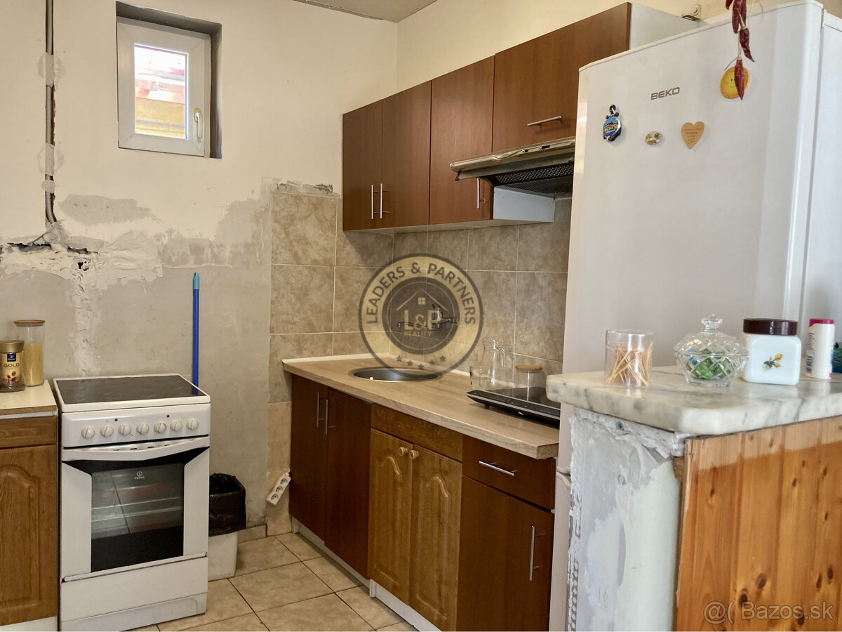 PREDAJ rodinný dom Bezenye - 4
