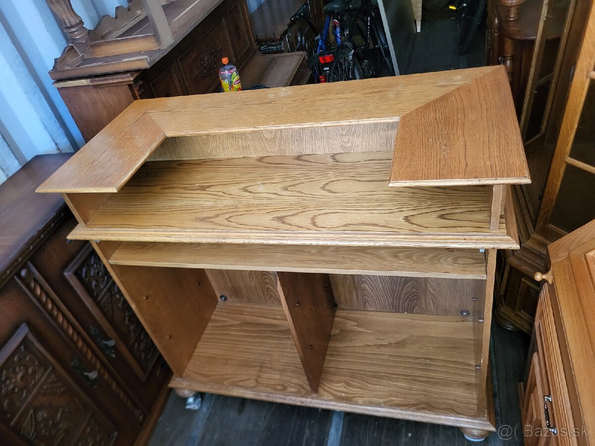 Bar so stoličkami - 4