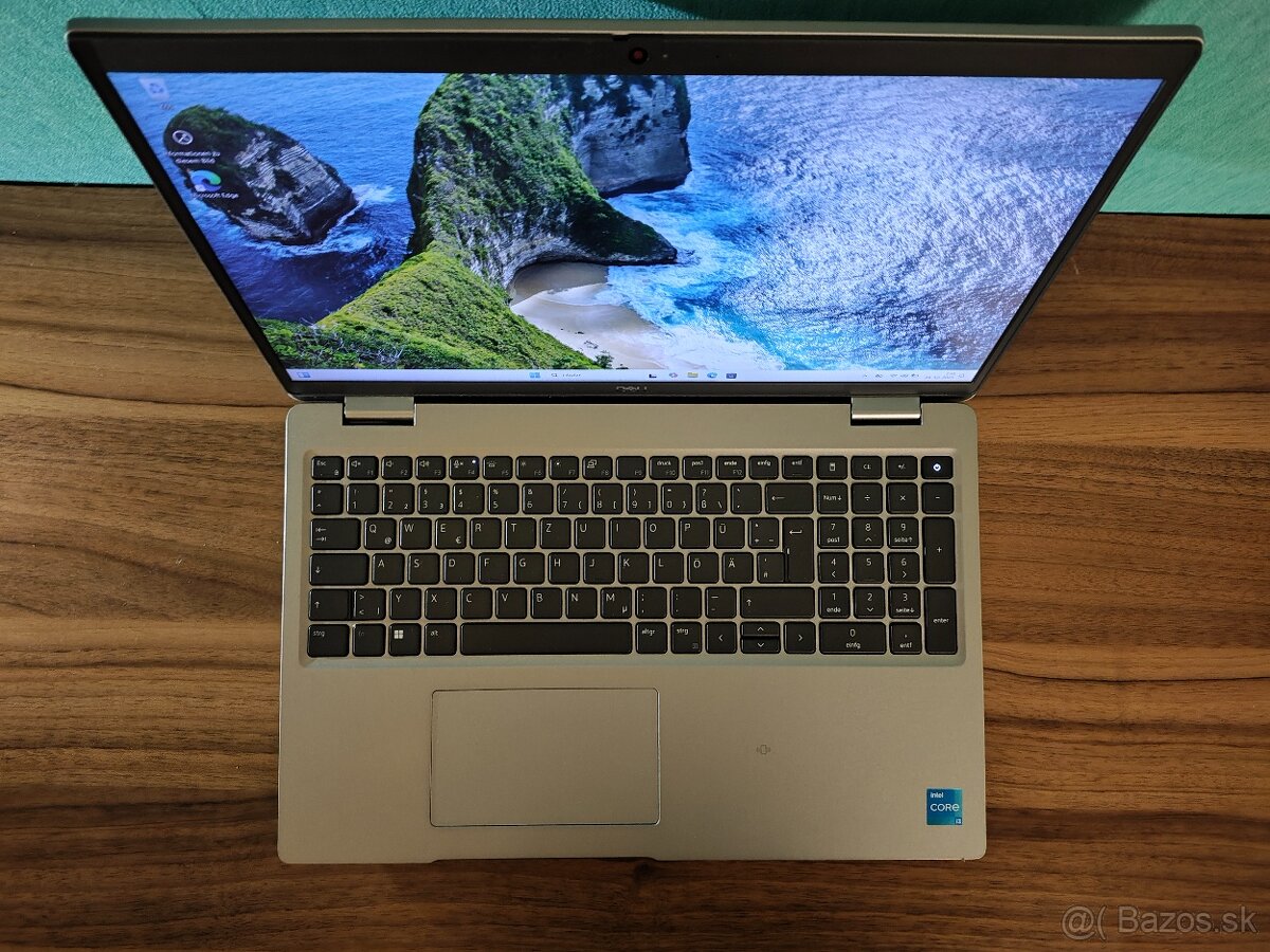 Dell Latitude 5520 – Intel Core i3-1125G4 | 8 GB RAM | 256 G - 4