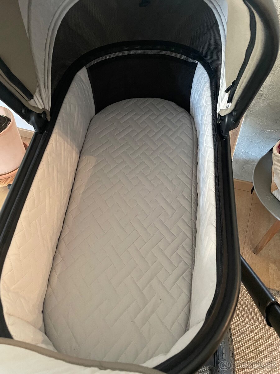 Kočiar Moon Resea Mud 2025 - 4