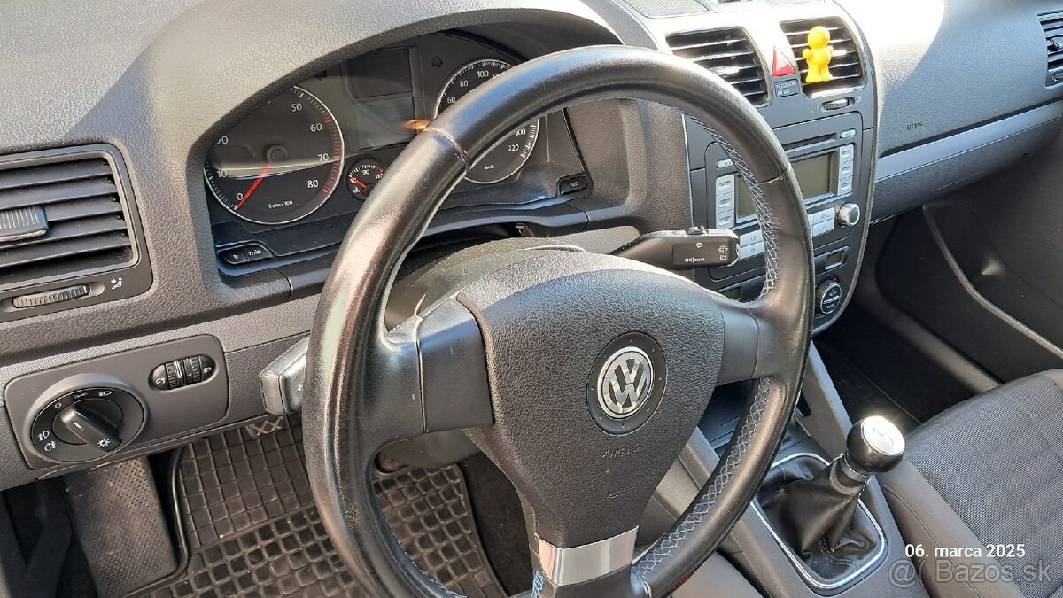 VW Golf 5 - 4