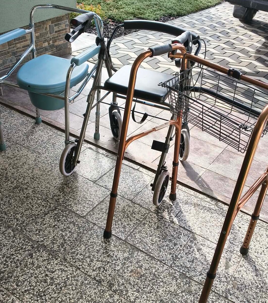 Polohovateľná elektrická posteľ - 4