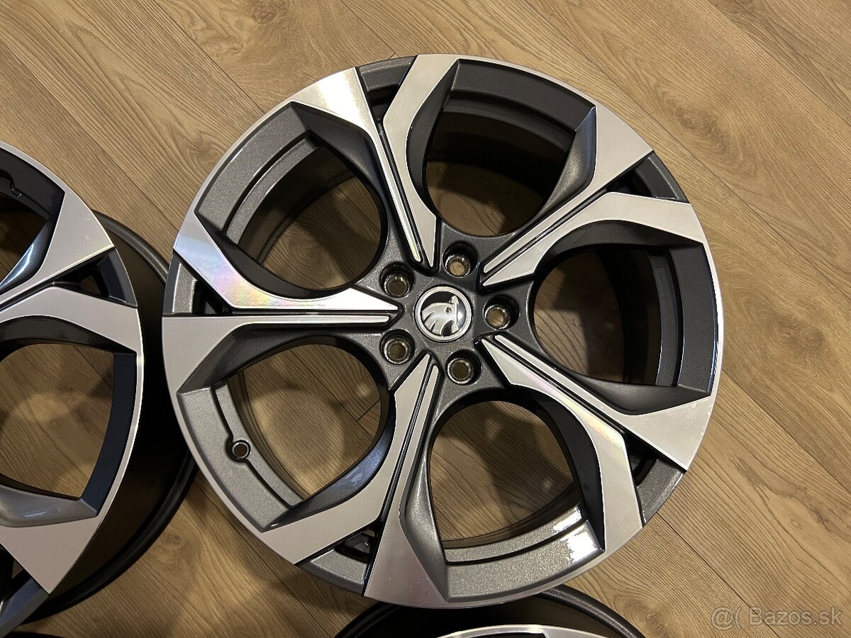 Originální alu kolesa R19 Škoda Octavia RS - 4