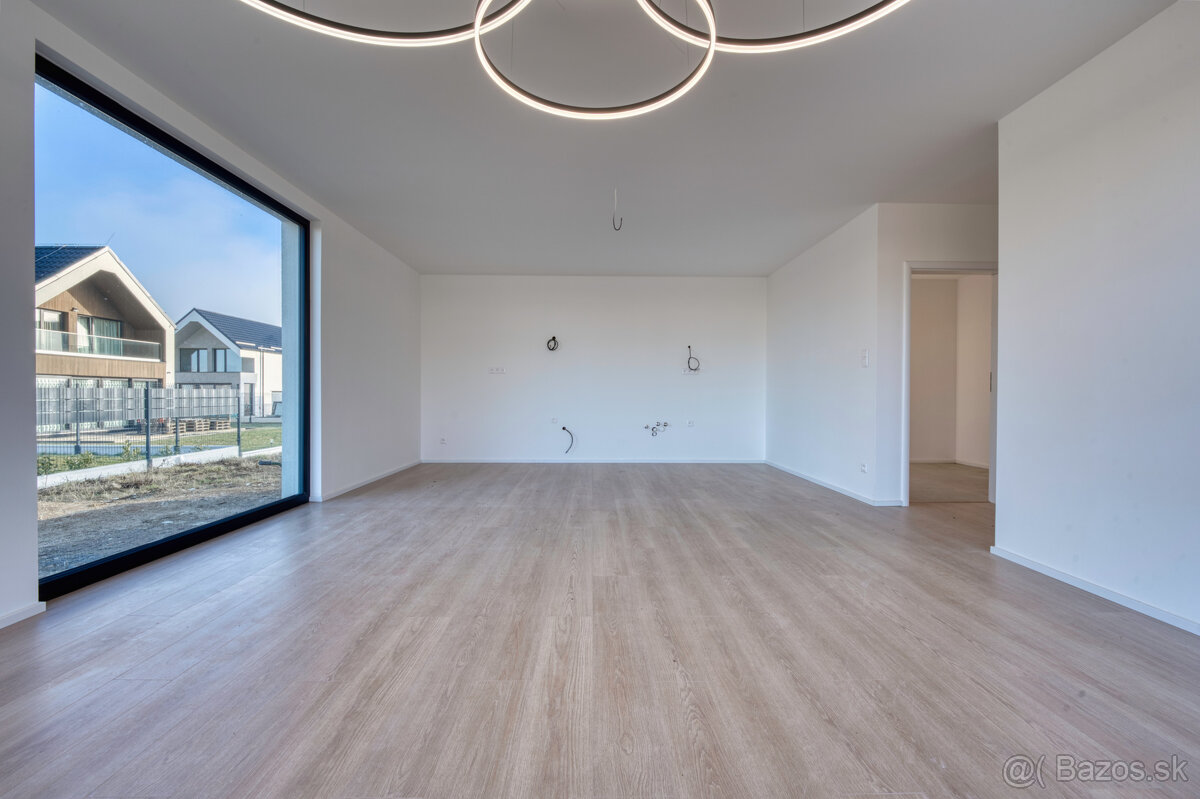 Úsporný 5-izbový bungalov A0 – Veľká Lomnica - 4