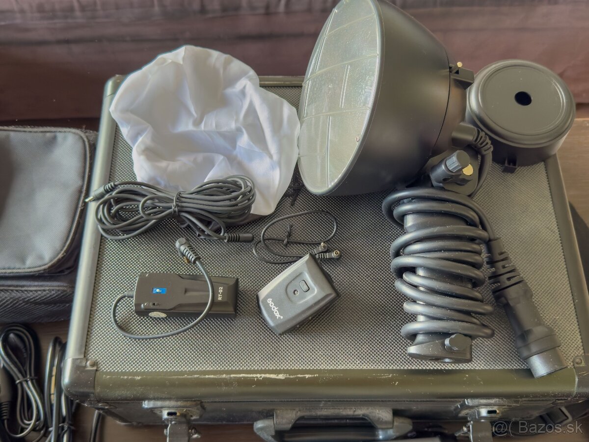 Blesk Godox EX600 - 4