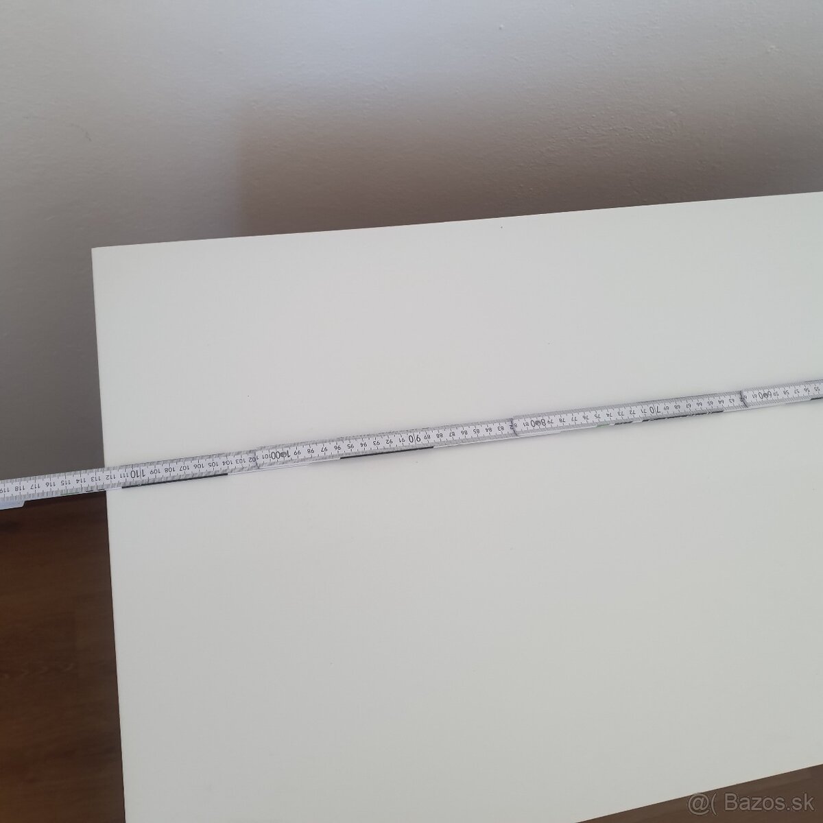 Biela komoda , leskla - 4