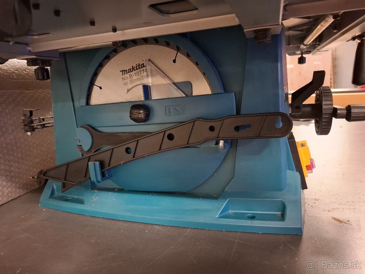 Stolová píla Makita MLT 100N - 4