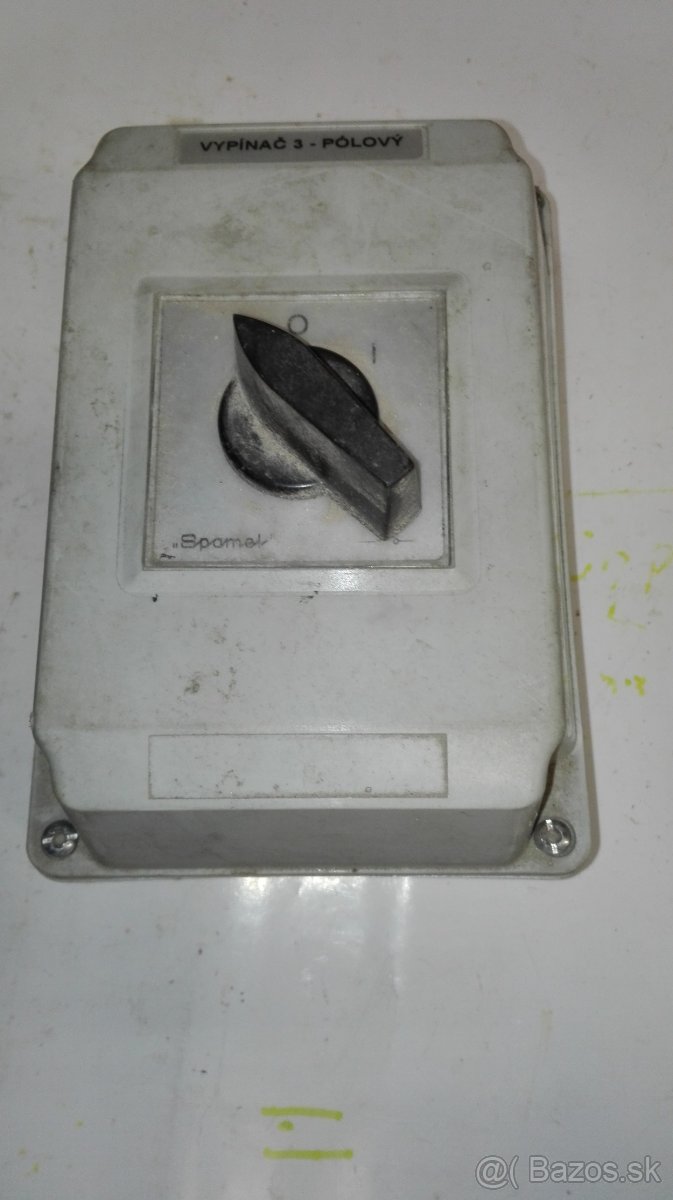 Krabica na vypínač - 4