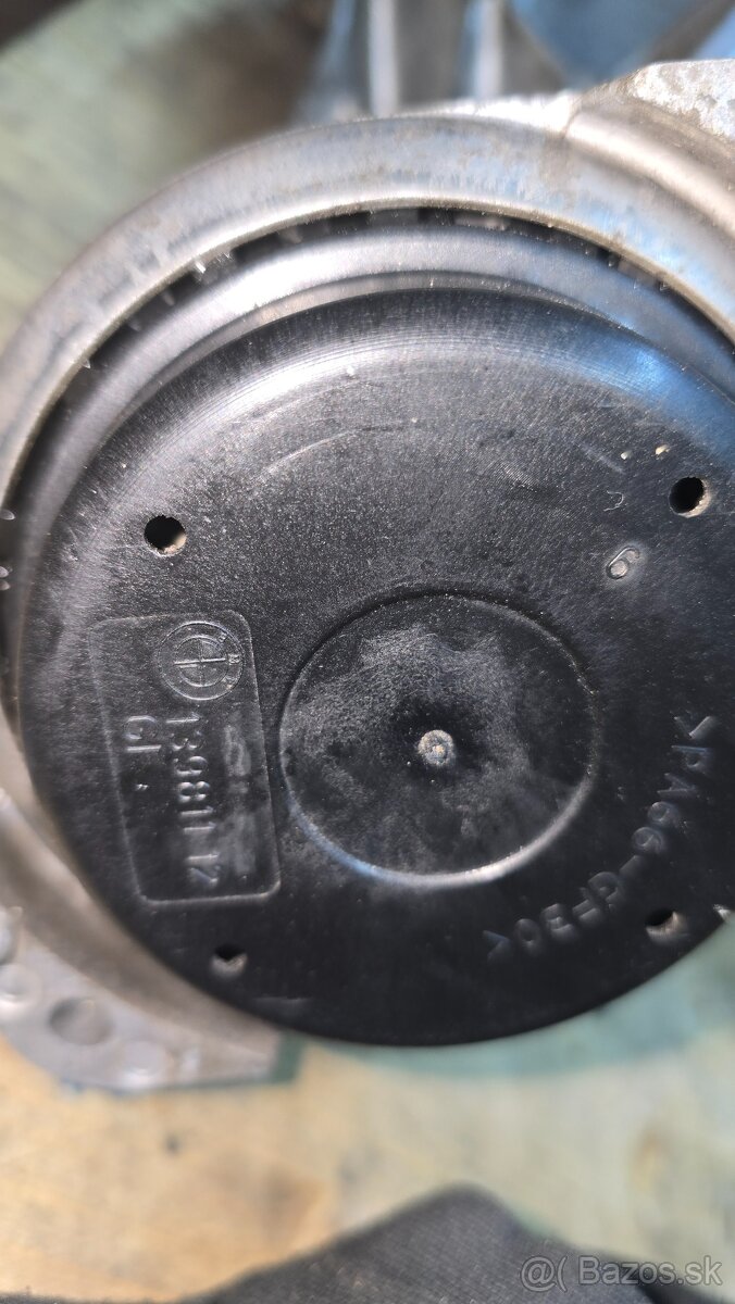 Drziak motora m47 - 4