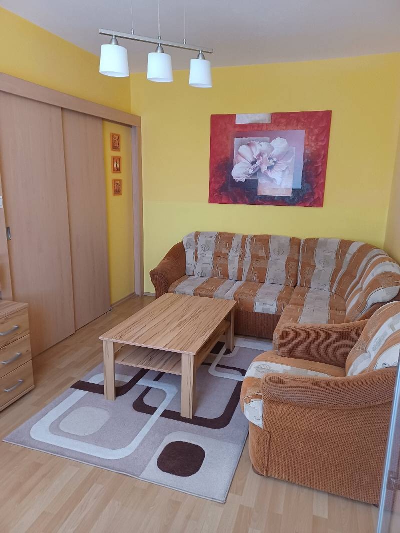 Slnečný 2 izb. byt - prerobený na 3 izbový - Žilina, Hájik.. - 4