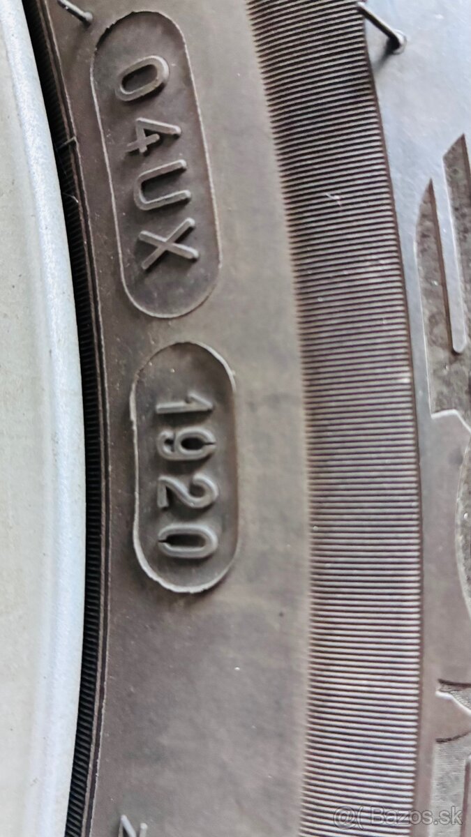 Michelin pilot alpin 235/60R18 - 4