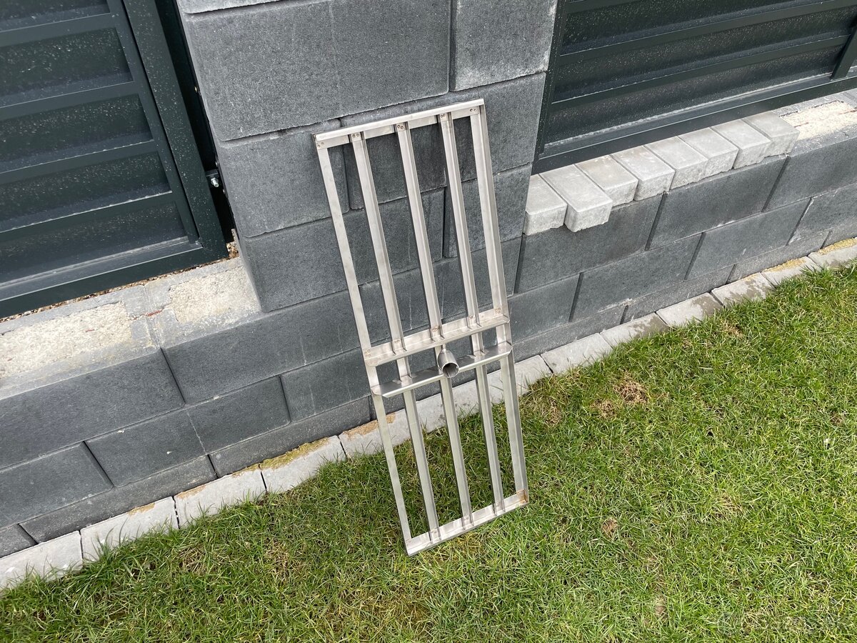 Zrovnávač pôdy pre trávnik - 4