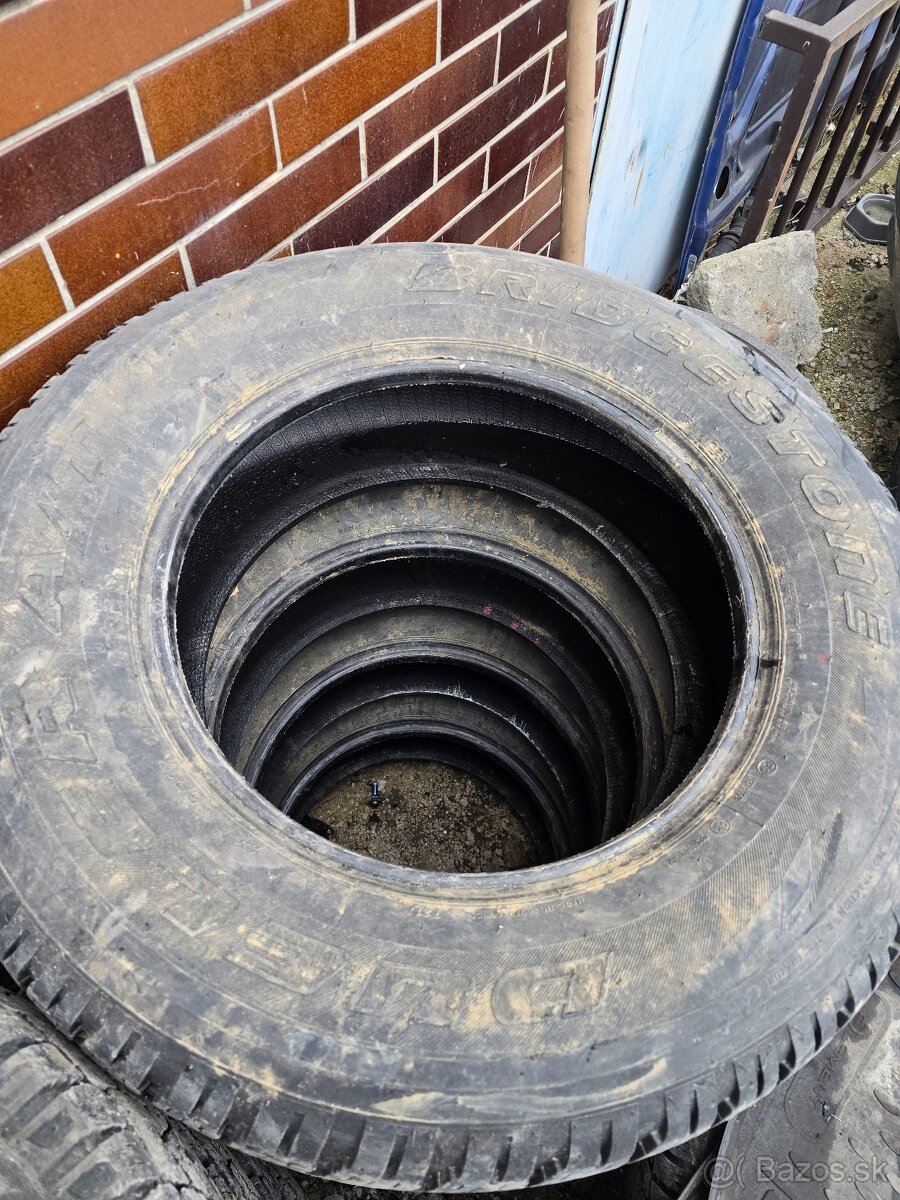 Bridgestone Dueler 265/65 r17 - 4