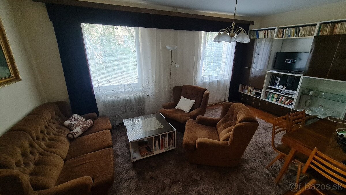 Darujem obývaciu stenu - 4