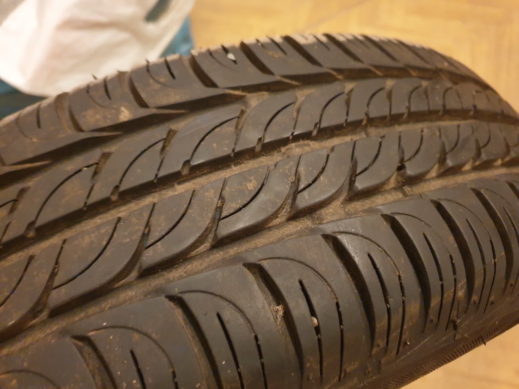 2x disky a letné pneu 165/70 R14 super stav - 4