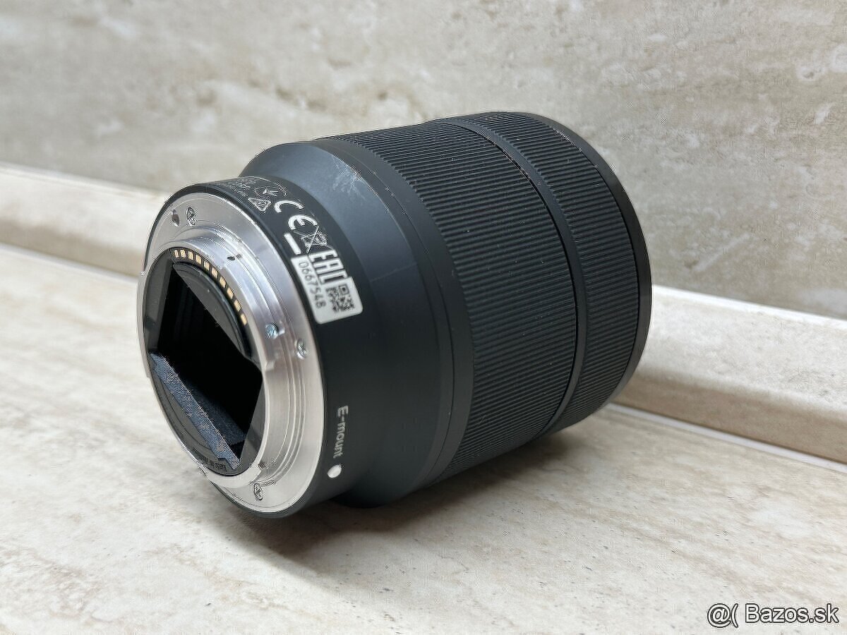 Sony 28-70mm f/3.5-5.6 OSS Sony E-mount - 4