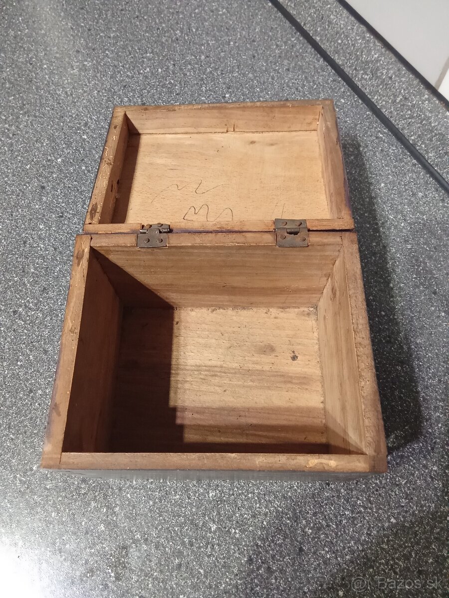 Stara truhlicka a pokladnicka - 4