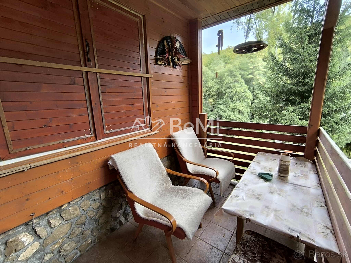 Rekreačná chata s veľkým pozemkom v lese - 4
