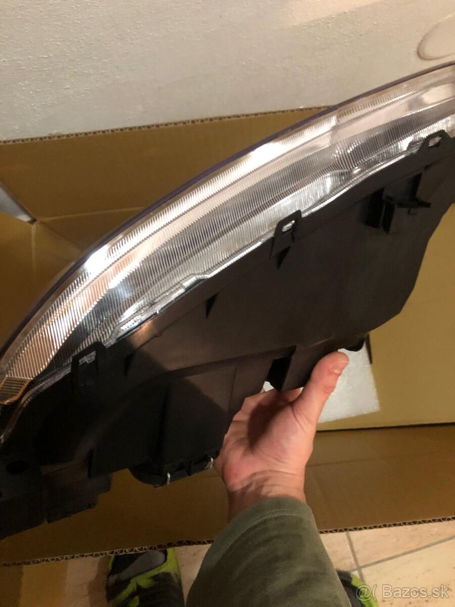 Svetlá Toyota Corolla e12 facelift - 4