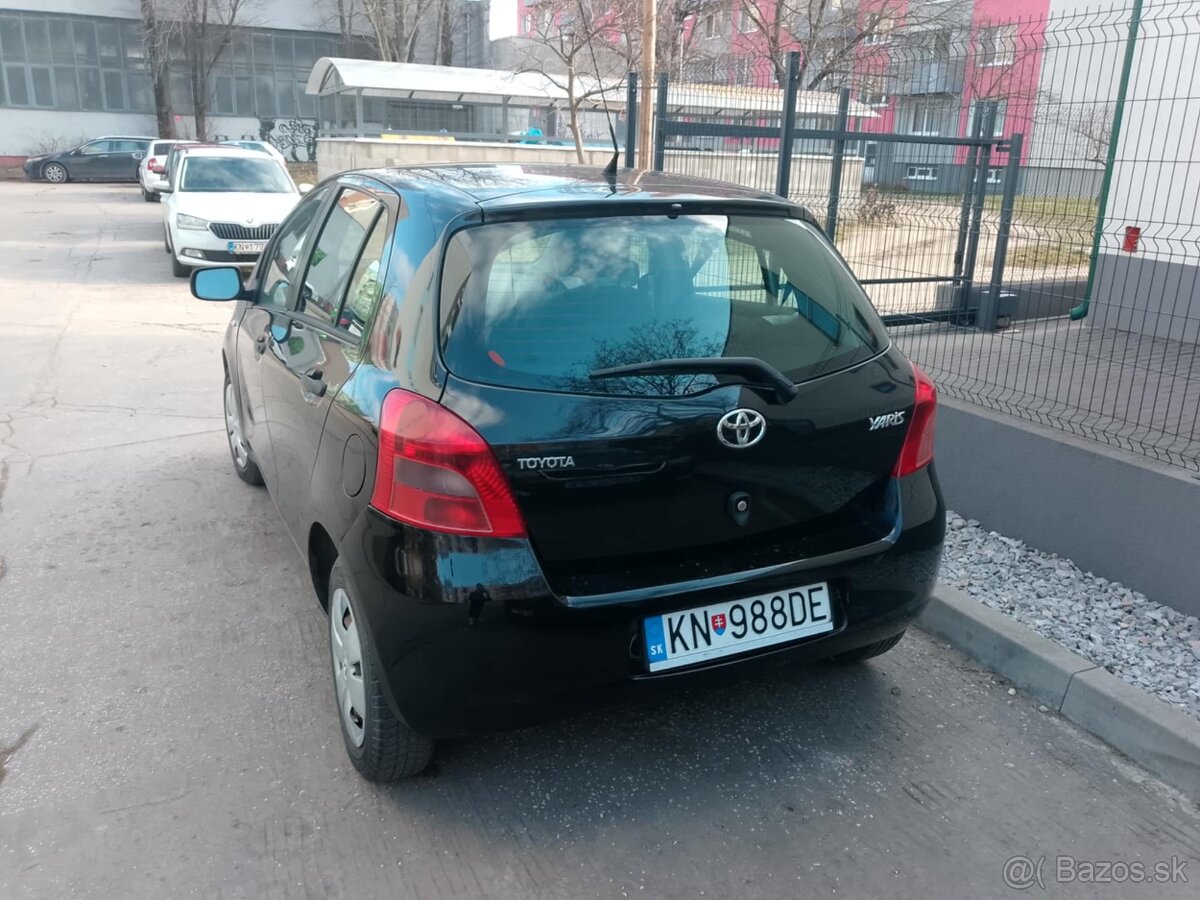Toyota Yaris 1.0 - 4