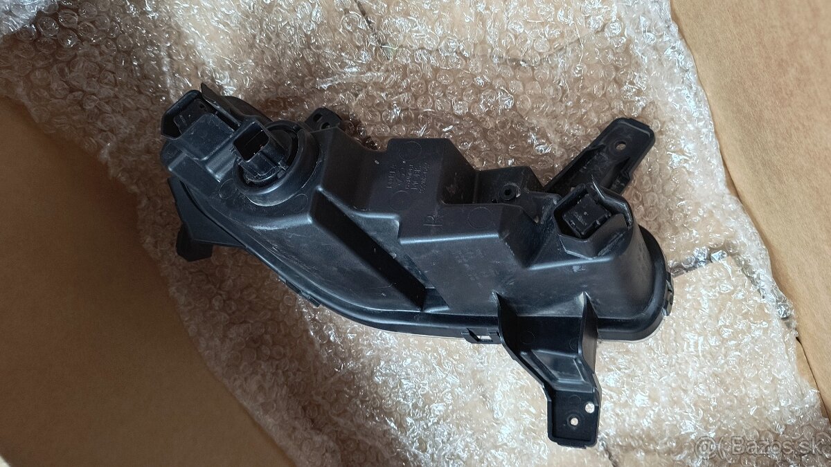 HYUNDAI i30 17- prava hmlovka - 4