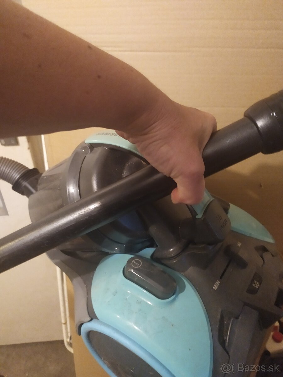 Vysávač Samsung - 4