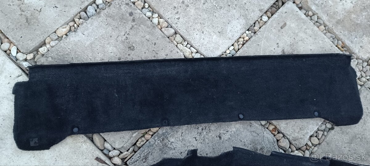 Zadna a bocne vyplne kufra bmw e32 - 4