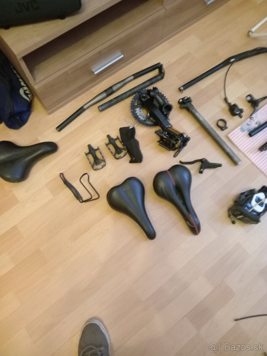 Náhradné diely - 4