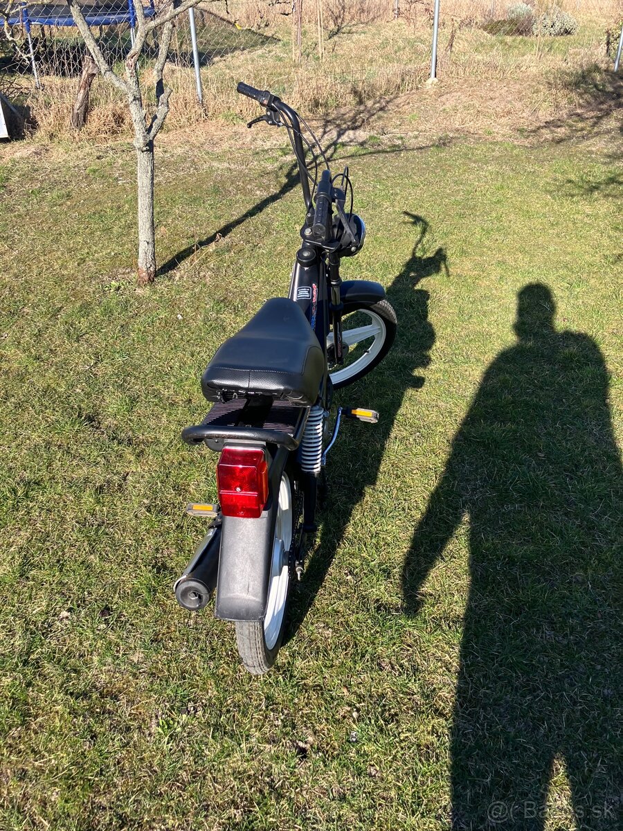 Predám Manet Korado čierne 216 - 4