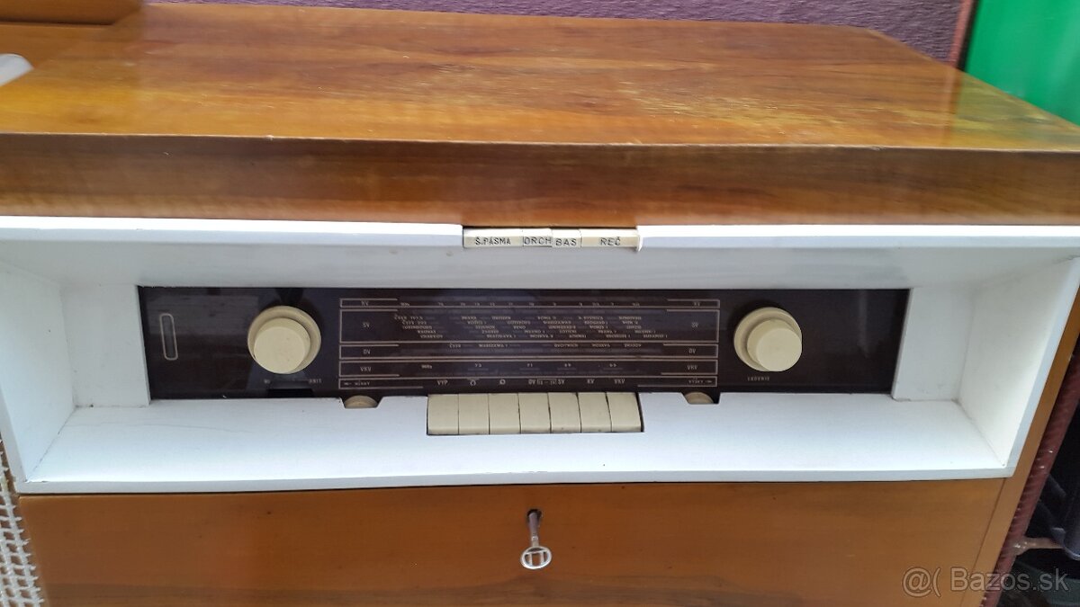 Rádio +gramofón TESLA - 4