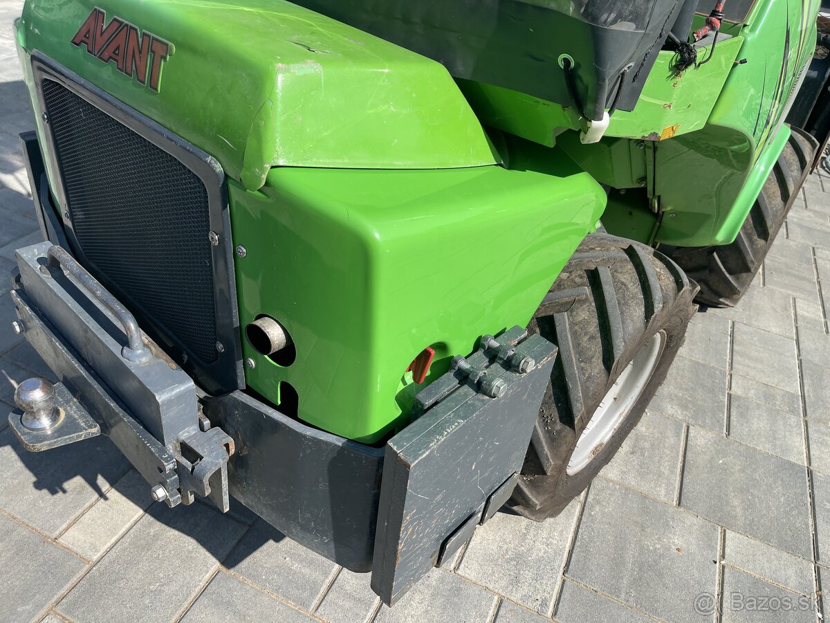 Avant 420 - pravy kryt motora - 4