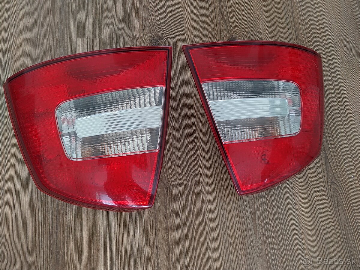 Škoda Octavia 2 zadné svetlá - 4