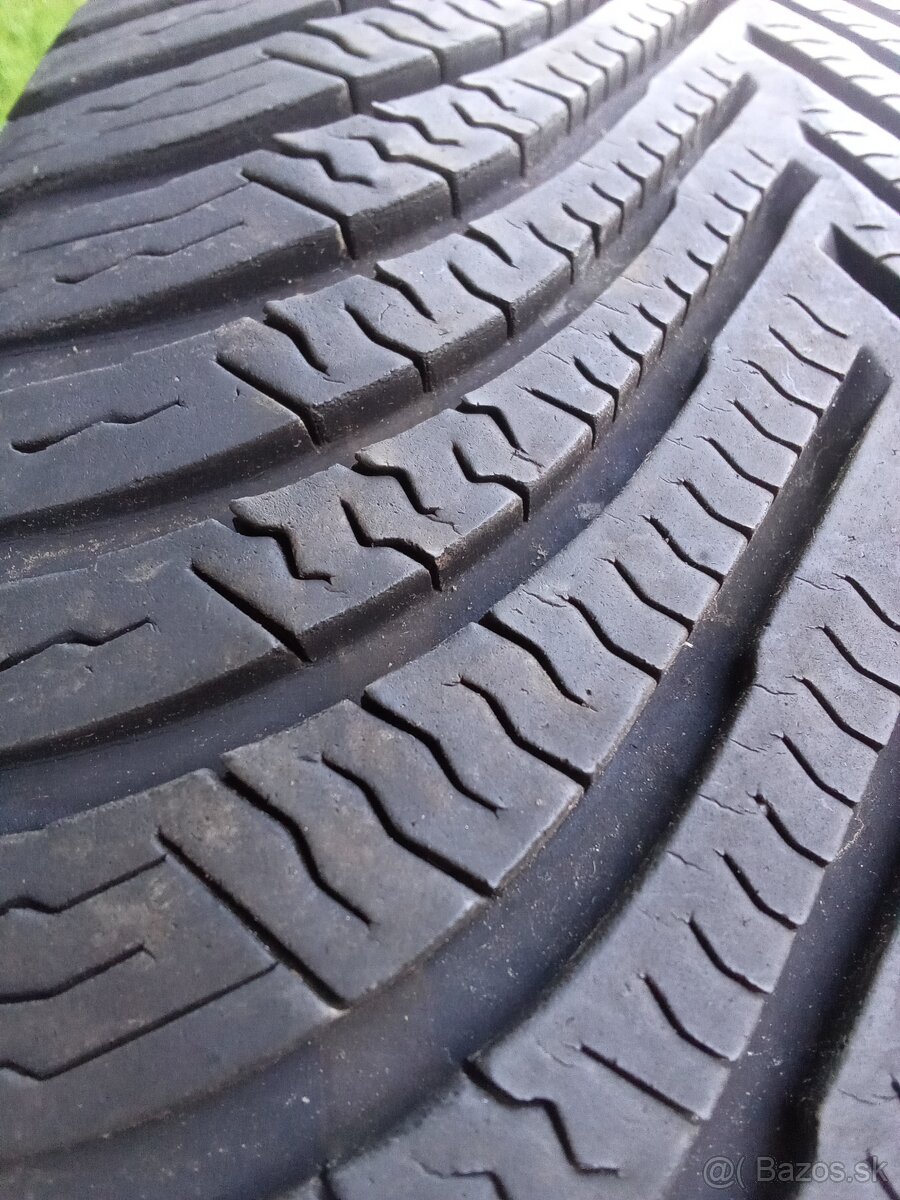 215/65 r17 zimné pneu.6 mm DOT.3923 - 4