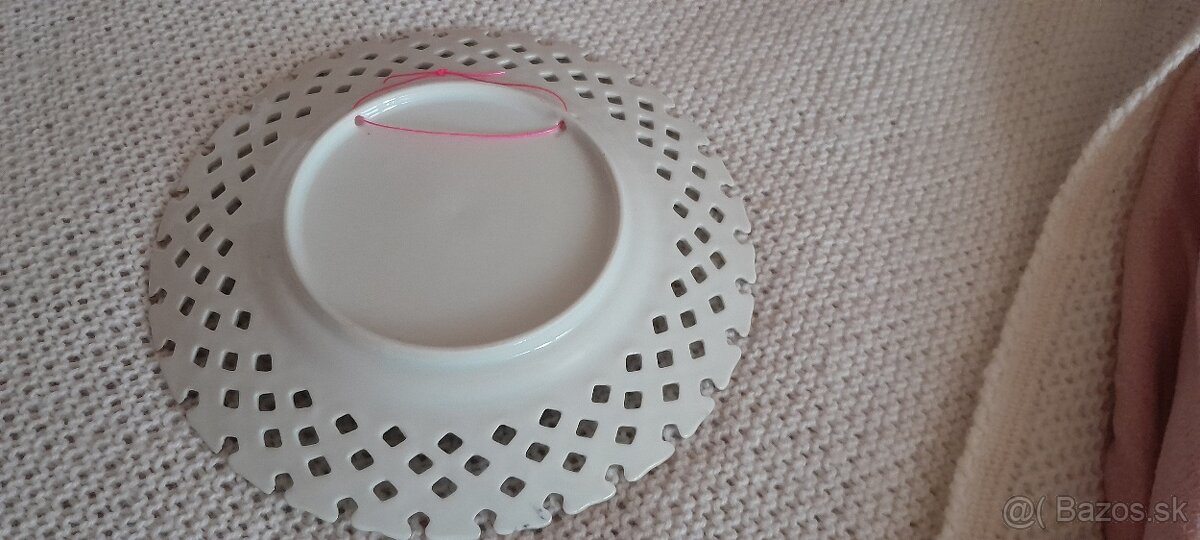 Predám tanier na zavesenie - 4