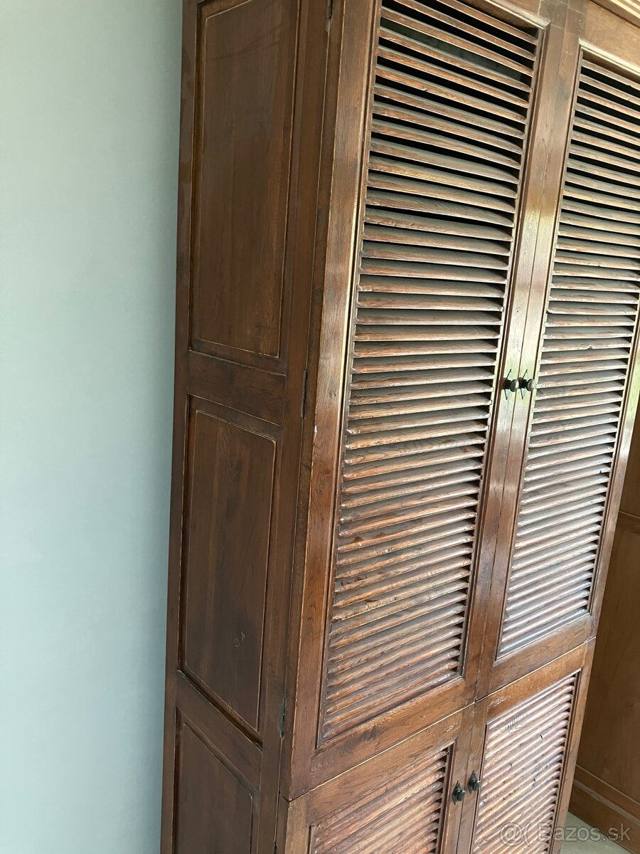 Skriňa z masívu - 4