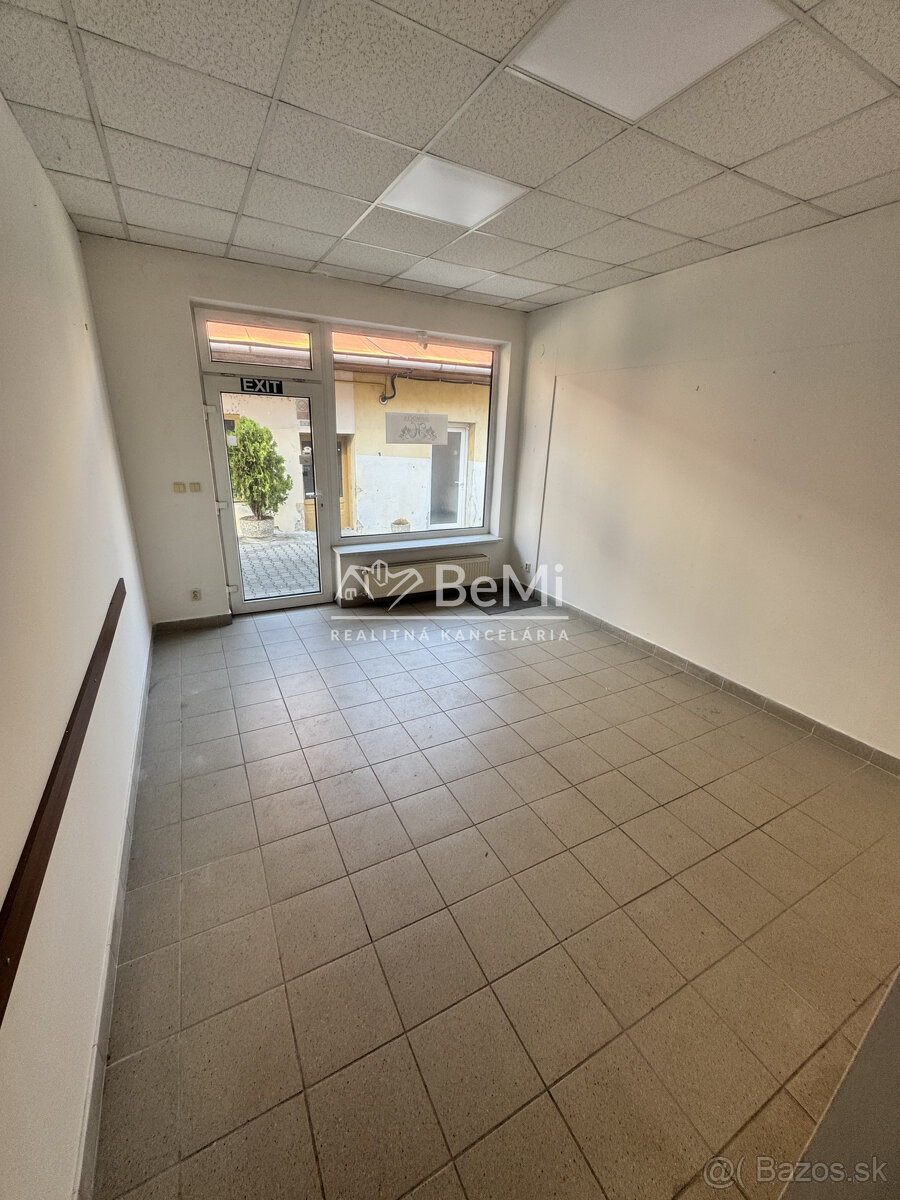 NA PRENÁJOM – obchodné priestory 24m2, Nitra – centrum - 4