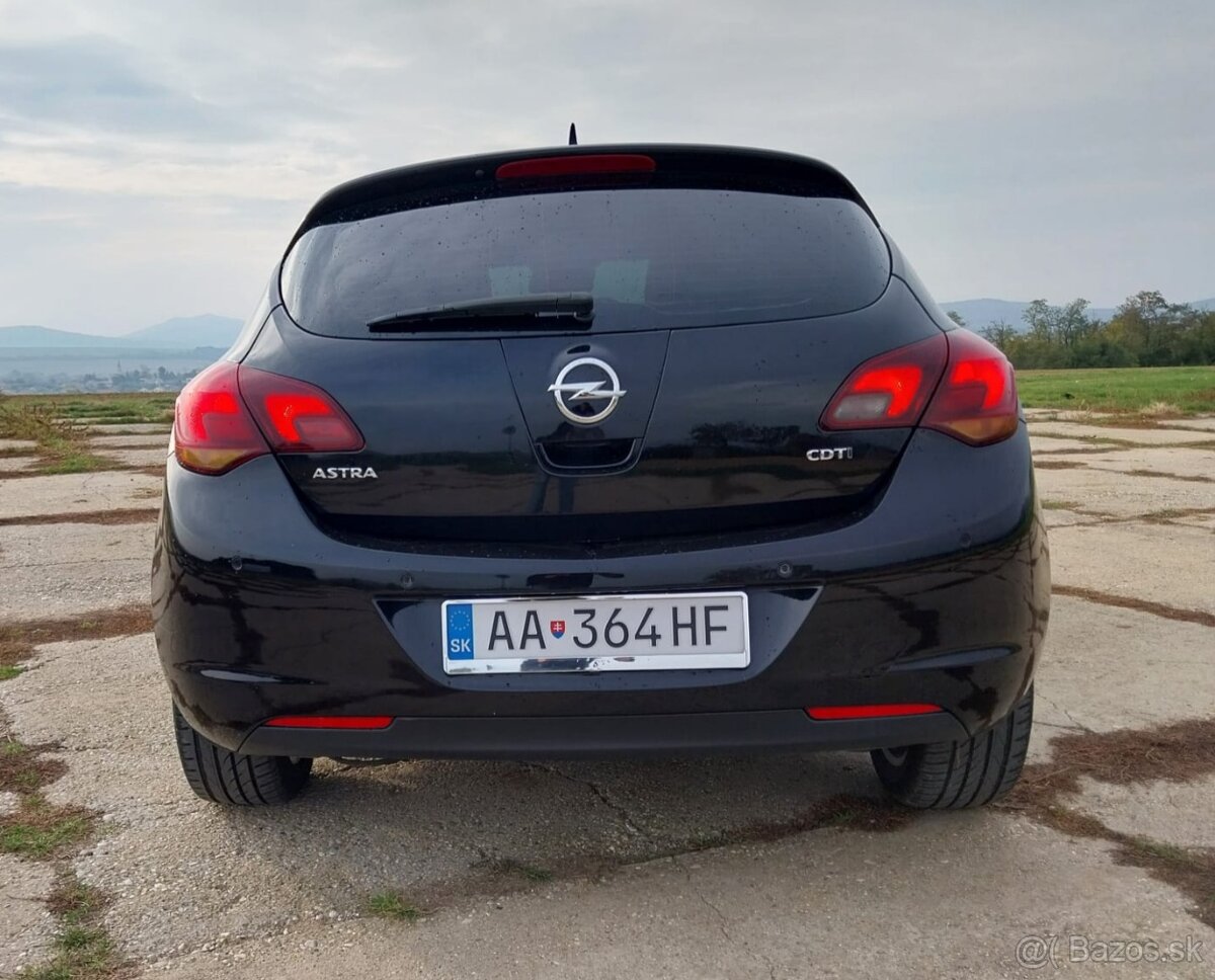 Opel Astra J 1.7 CDTI - 4