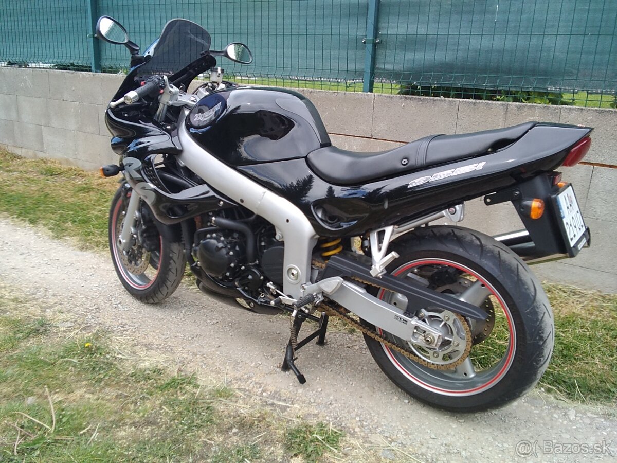 Triumph Sprint RS 955i - 4