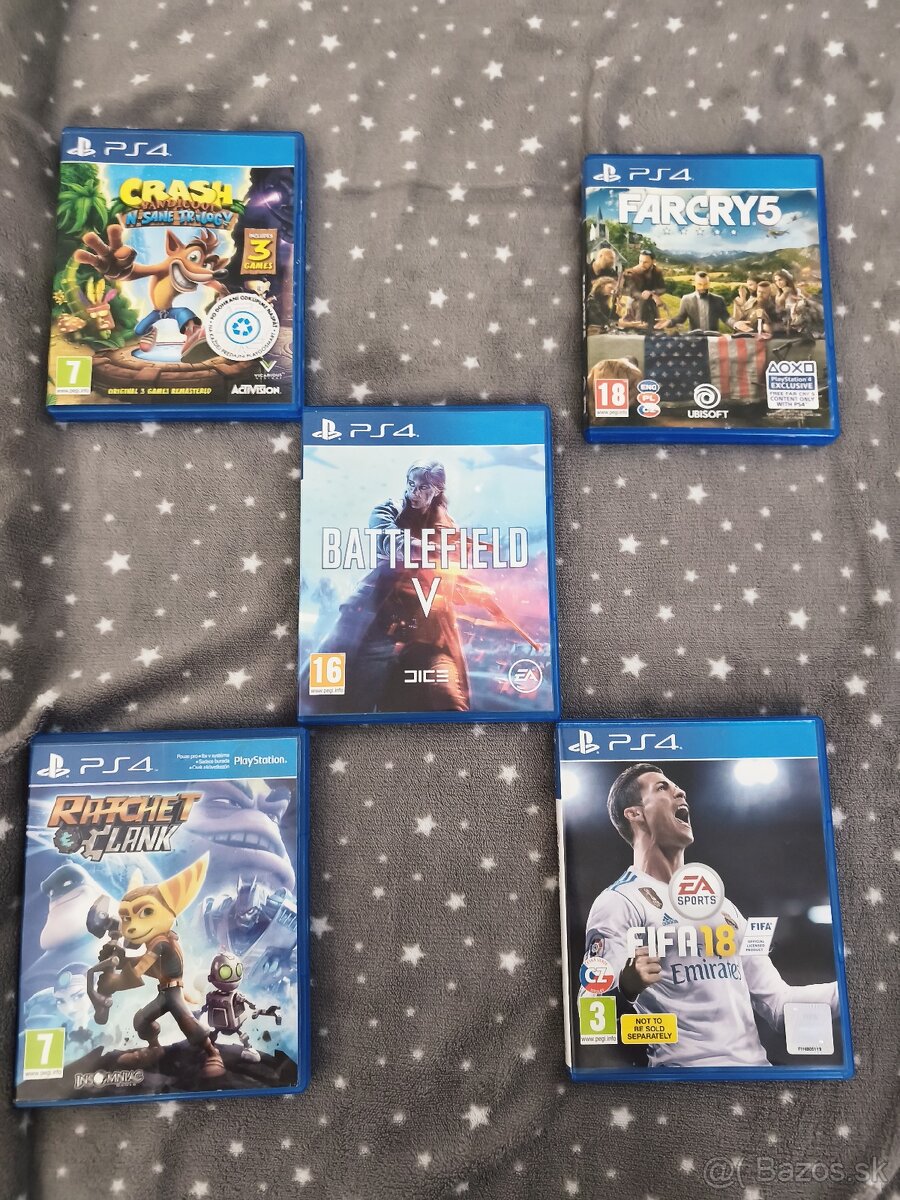 Predám PS4 1TB + 3 ovládače + 5 hier - 4